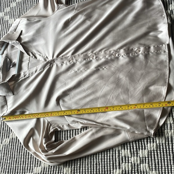 H&M blouse - Picture 6 of 6